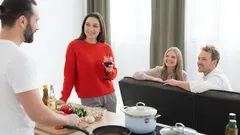 Laden Sie ungern Gäste ein? Psychologen erklären, was das bedeuten kann